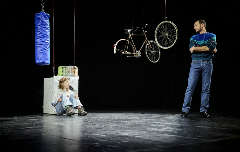 Johanny Bert monte Juste la fin du monde de Jean-Luc Lagarce au Théâtre de l'Atelier avec Vincent Dedienne
